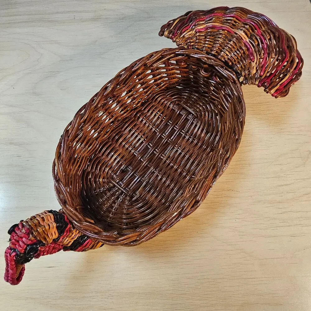 Vintage Hand-woven Wicker Turkey Basket Thanksgiving Centerpiece Decor Rustic